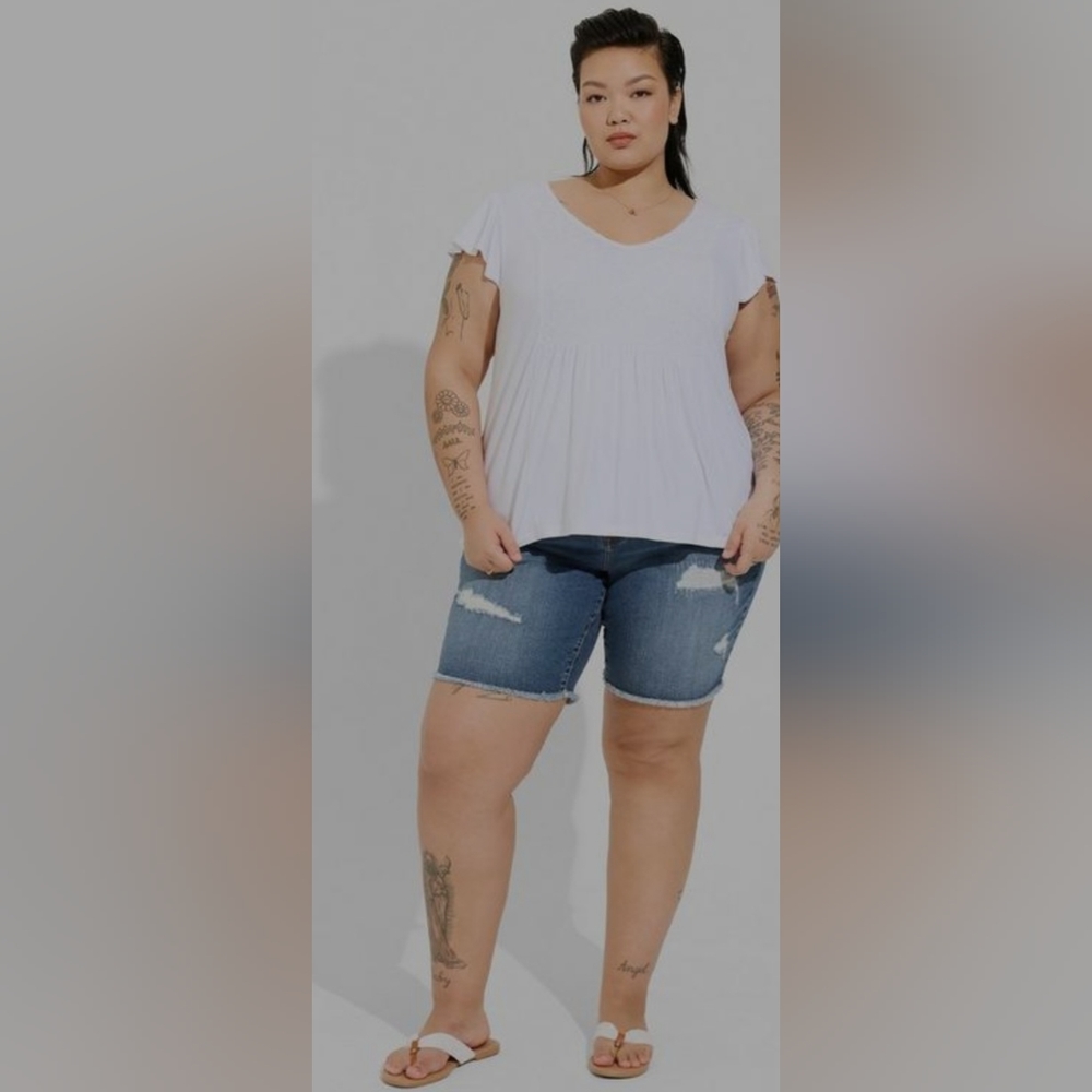 Torrid Super Soft V-Neck Ruffle Tee - Picture 5 of 5